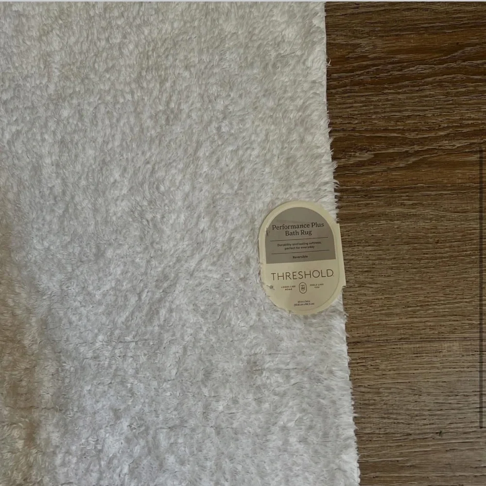 Threshold Reversible performance plus reversible bath rug 20”x34” white